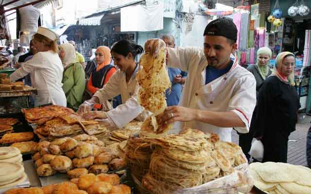 تجار ومهنيون متخوفون من فرض الحجر الصحي خلال شهر رمضان