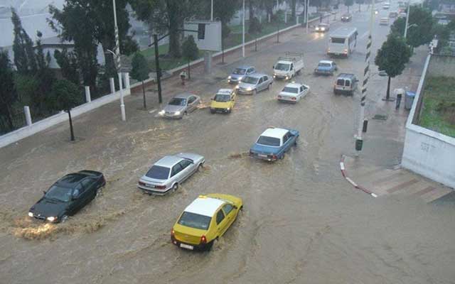 عمالة تطوان: الفيضانات تغمر 275 منزلا وتجرف11 سیارة خفیفة