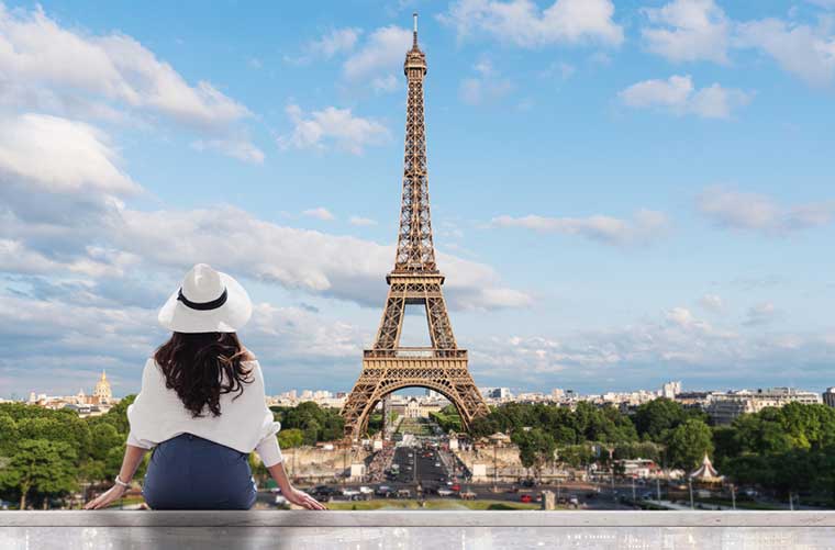 انهيار غير مسبوق في قطاع السياحة بباريس، وهذا هو منسوب الخسائر