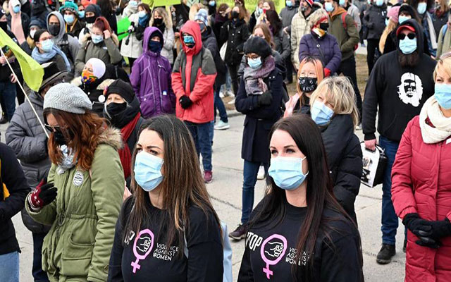 مظاهرة حاشدة  في مونتريال بعد مقتل ثماني نساء بكندا