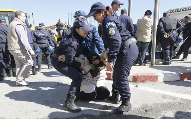 الجزائر.. إيقاف 800 متظاهر خلال مسيرات الجمعة 118 للحراك