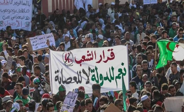 جمعة الغضب...الحراك الجزائري يرفع شعار "النظام قاتل"و"لا انتخابات مع العصابات"