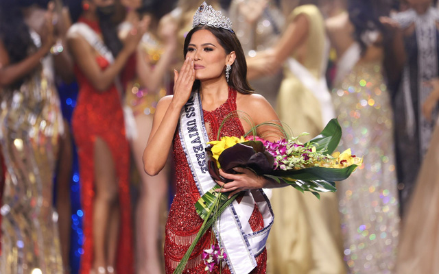 المكسيكية أندريا ميسا تتوج بلقب ملكة جمال الكون 2021
