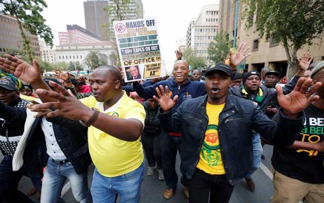 جنوب إفريقيا..عندما تتحول المظاهرات المؤيدة لزوما إلى أعمال نهب وتخريب