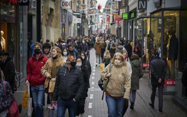 " كورونا"..الحكومة الهولندية تطالب المواطنين بالعمل من المنازل مجددا