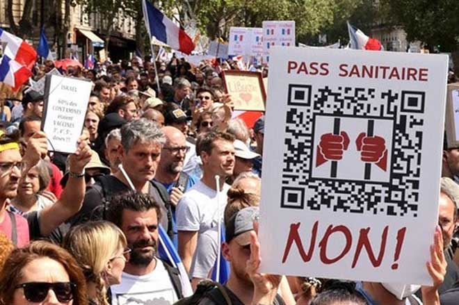للأسبوع الخامس.. 200 مظاهرة في فرنسا ضد "الجواز الصحي" (مع فيديو)