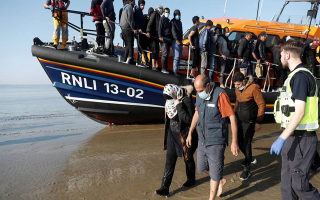 البحرية الفرنسية تنقذ حياة 66 مهاجرا