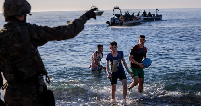 وفاة أزيد من 30 مهاجر غرقا أثناء محاولتهم العبور إلى سبتة المحتلة
