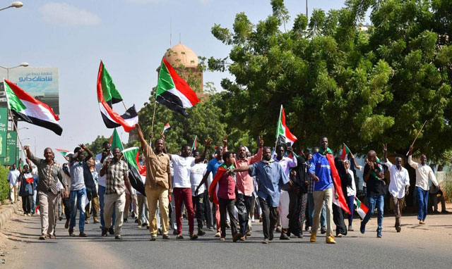 السودان.. مقتل متظاهرين في "احتجاجات المدنية" بأم درمان