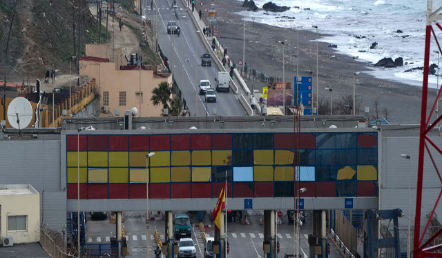 إسبانيا تمدد إغلاق حدود سبتة ومليلية المحتلتين حتى إشعار آخر