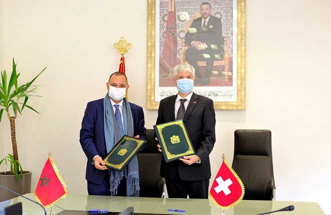 اتفاقية جديدة بين سويسرا والمغرب لتعزيز تنافسية النسيج الوطني