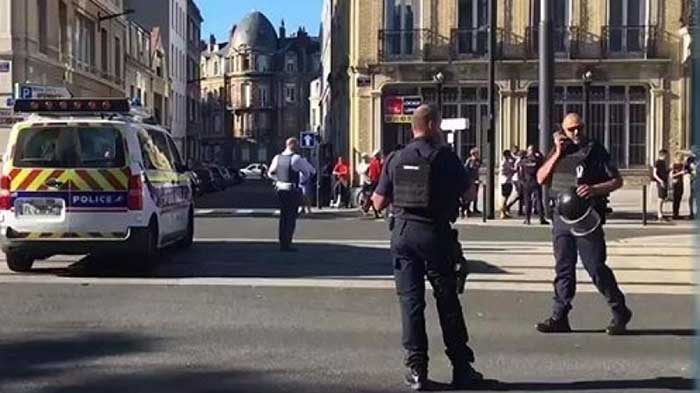 اعتقال مختل عقلي كان ينوي مهاجمة مدنيين وعناصر من الشرطة الفرنسية