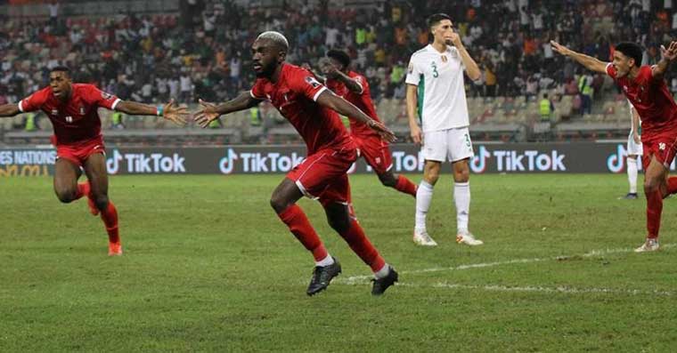منتخب الجزائر يفقد عذريته بعد 35 مباراة بانهزامه أمام غينيا بيساو