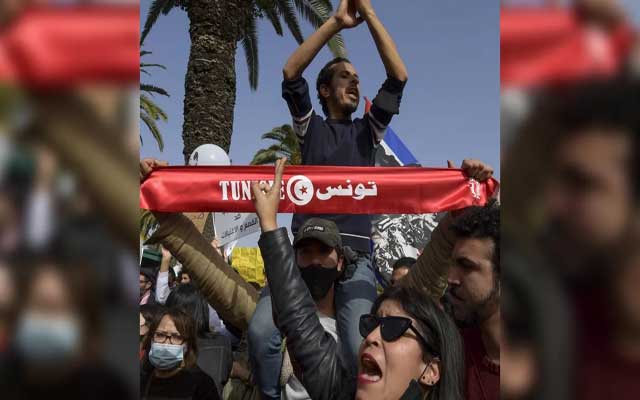 في ذكرى اغتيال بلعيد.. محتجون يذكرون بتورط "إخوان تونس"