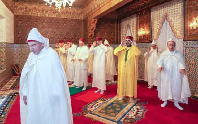 أمير المؤمنين الملك محمد السادس يؤدي صلاة عيد الفطر المبارك