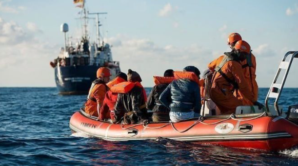 محكمة اسبانية تمنح الجنسية لطفلة ولدت على متن قارب للهجرة السرية