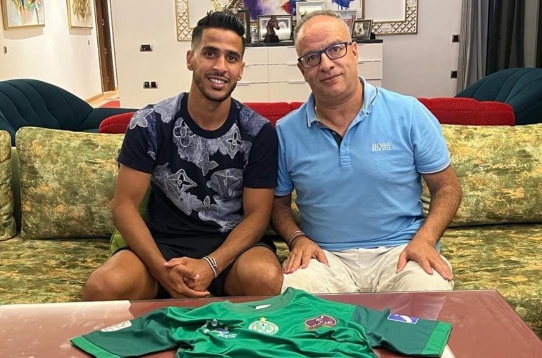 الرجاء الرياضي يوقع مع  الدولي الجزائري رؤوف بن غيث لمدة ثلاث سنوات