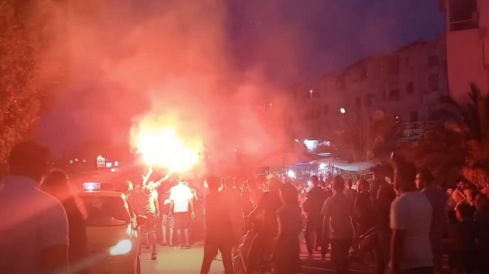 احتجاجات متتالية للتونسيين للمطالبة بإسقاط نظام الديكتاتور قيس سعيد (مع فيديو)