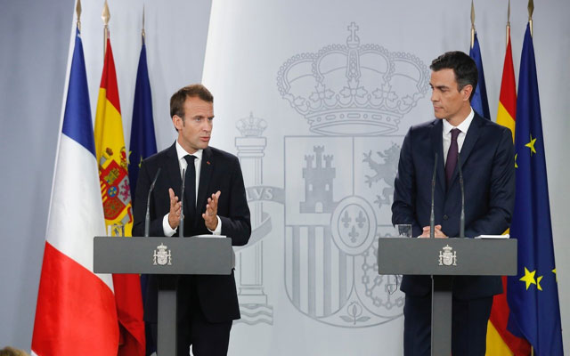 إسبانيا تعاقب الرئيس الفرنسي ماكرون وتقرر حرمانه من 1000 مليون أورو