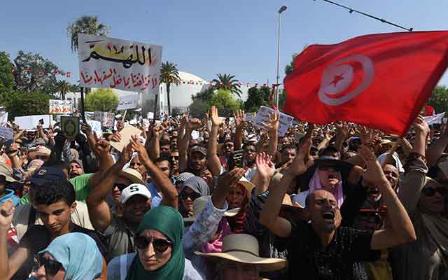 تونس.. السير قدما نحو أزمة غذائية وسخط من ارتفاع الأسعار