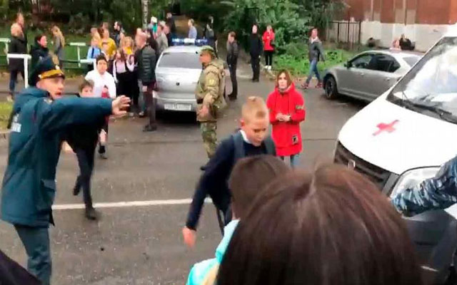 مقتل 13 شخصا على الأقل بينهم أطفال في إطلاق نار في مدرسة روسية