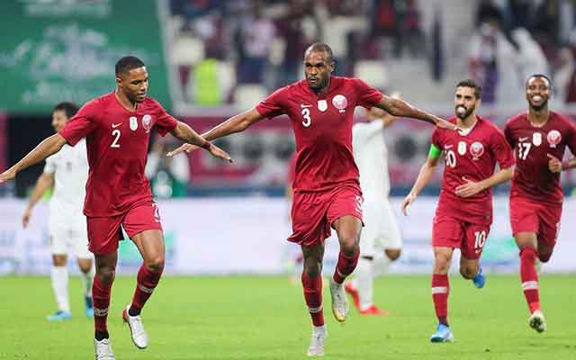 مونديال 2022..  منتخب قطر العائد من العزل يتدرب أمام جماهيره