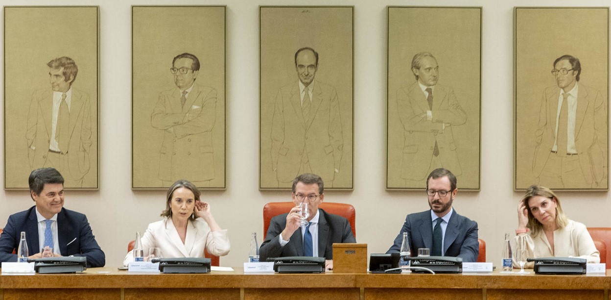 زعيم "الشعبي الإسباني" يهدد البرلمانيين المعارضين لـ "قانون الإجهاض" بالاستبعاد