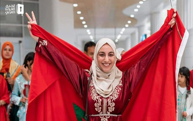 التلميذة المغربية إحسان حاضر تصل إلى الإمارات للتنافس على لقب "تحدي القراءة العربي"