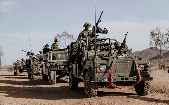 القوات المسلحة الملكية تقود بشراكة مع القوات المسلحة البريطانية التمرين المشترك "جبل الصحراء 2022"