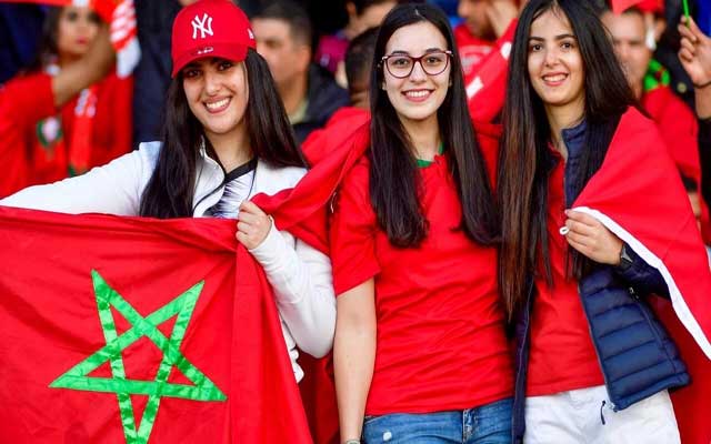 مونديال قطر.. كرة القدم تشغل جميلات المغرب