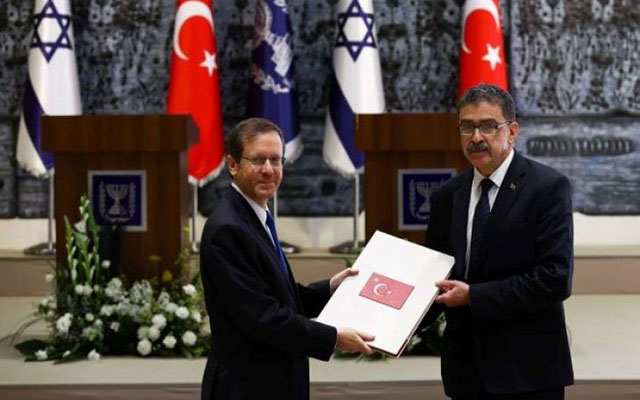 السفير التركي  لدى إسرائيل يقدم أوراق اعتماده  للرئيس الإسرائيلي