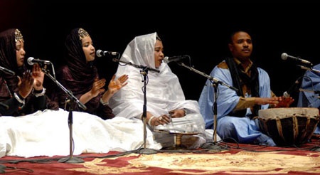 وزارة الثقافة تدعم الأغاني عن الصحراء المغربية