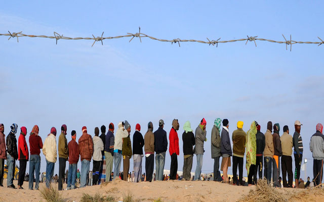 بعد تحذير سعيّد.. توقيفات تطال مئات المهاجرين تثير نقاشا حقوقيا في تونس