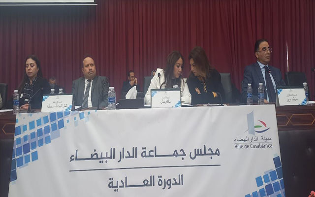 عمدة الدار البيضاء مطالبة بتقديم حصيلة سنة من تدبير شؤون المدينة