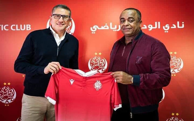 الوداد يطوي صفحة المدرب التونسي ويتعاقد مع الإسباني غارديو