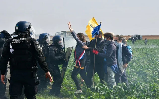 صدامات بين قوات الأمن ومحتجين حول مشروع إقامة أحواض ماء للزراعة في فرنسا