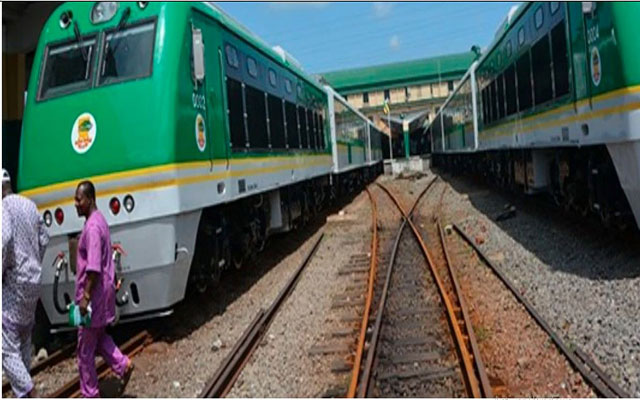 مشروع تجديد خطوط السكك الحديدية بين أنغولا والكونغو الديموقراطية لتسهيل تصدير المعادن