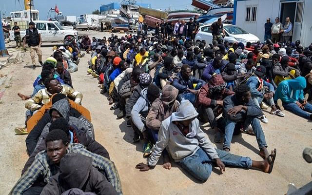 "هيومان رايتش ووتش" تطالب تونس بإنهاء عمليات الطرد الجماعي للمهاجرين الأفارقة
