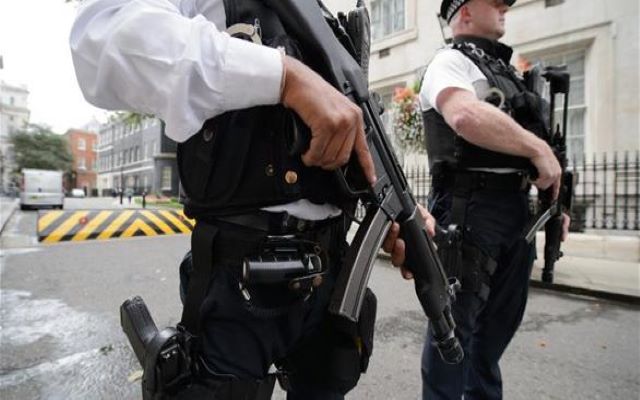 شرطيون في لندن يتخلون عن حمل السلاح بعد توجيه اتهام بالقتل لأحدهم
