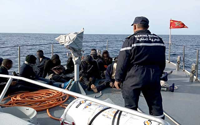 الداخلة.. البحرية الملكية تسعف 32 مرشحا للهجرة غير الشرعية