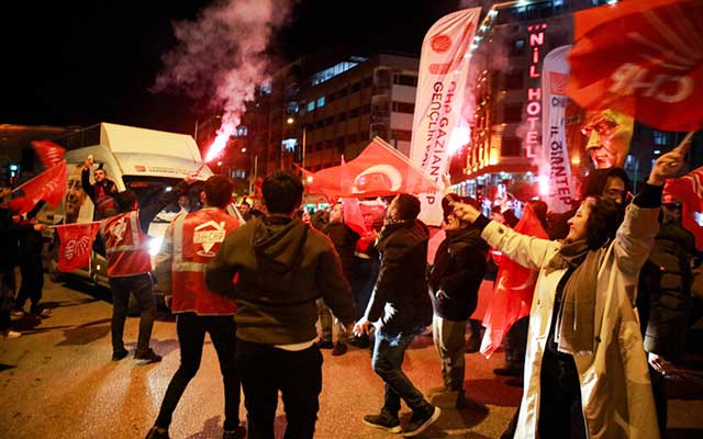 تركيا تنفي تقارير تروج لمطالبة فرنسا وبريطانيا رعاياهما بمغادرة البلاد