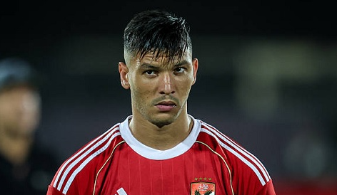 الأهلي يسابق الزمن لتجهيز أشرف داري قبل السوبر المصري