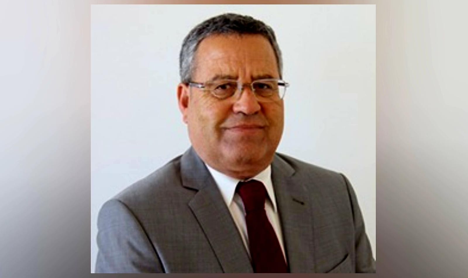 الأستاذ عبد اللطيف بنشريفة يتسلم الجائزة الدولية للجغرافيا الألمانية ببرلين